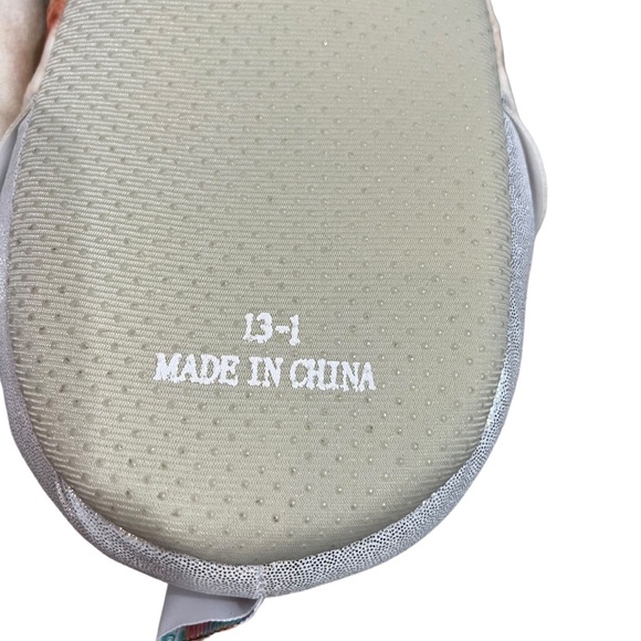 NWT Squishmallows Burrito Slippers Size 13/1 - Picture 4 of 5